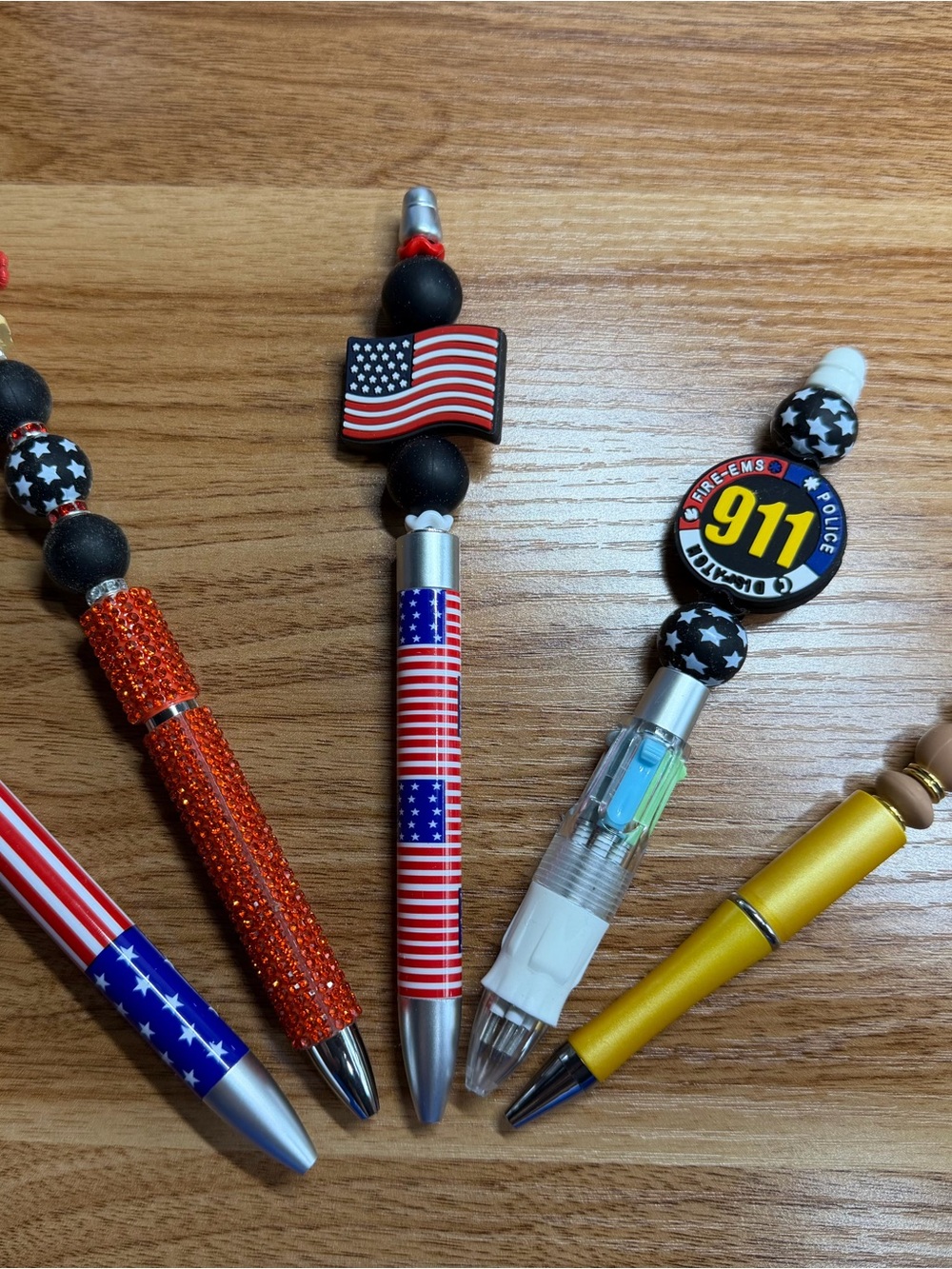 911 Multi-Color Ink, Beaded Retractable Pen - Picture 6 of 7